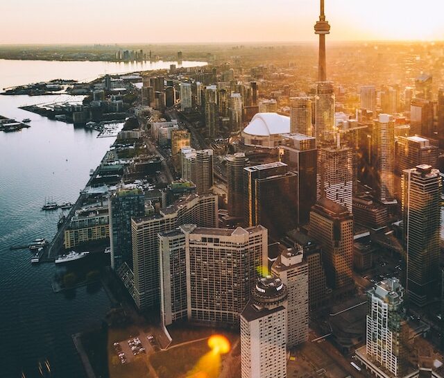 The Best Ways to Explore Toronto on a Budget